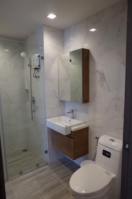 (เดอะ รีมาร์คเอเบิ้ล ศูนย์วิจัย 2) ห้องน้ำ.jpg