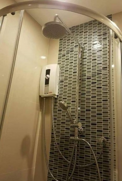 The Sky Sukhumvit  ห้องอาบน้ำ.jpg