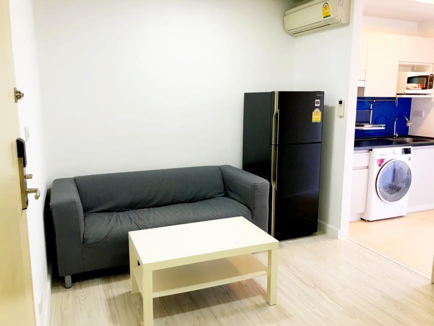 MeStyle @ Sukhumvit - Bangna โซฟา.jpg