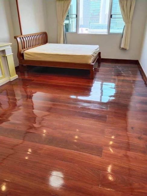 Srivara Mansion เตียงนอน.jpg