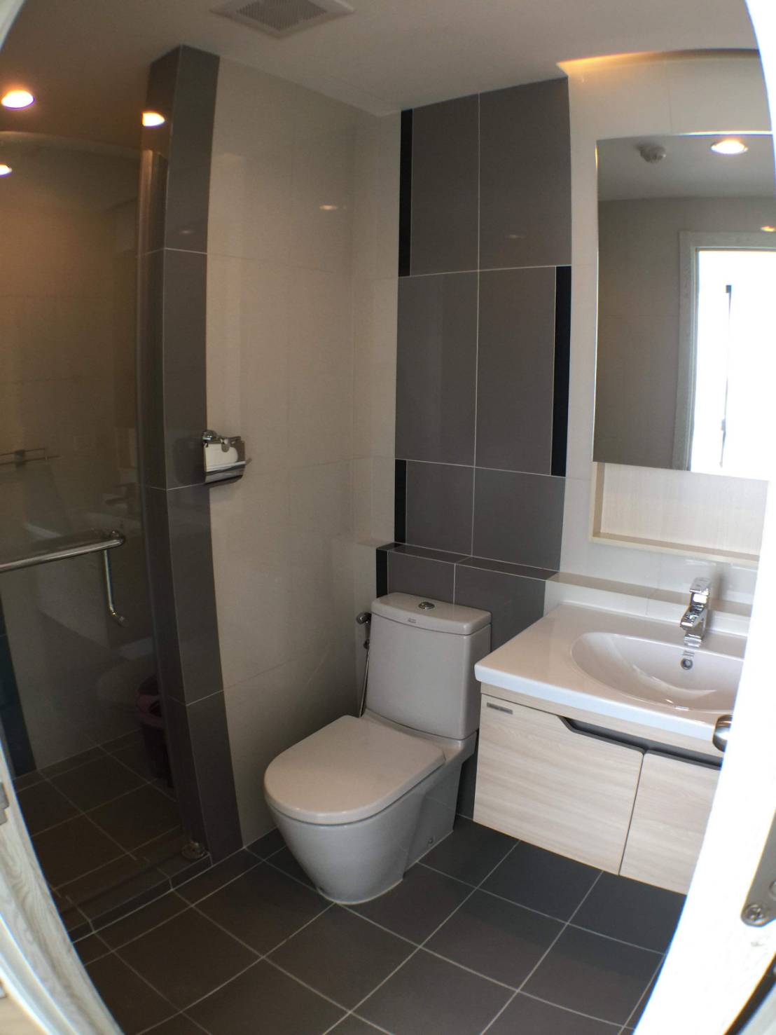 Artemis Sukhumvit 77 ห้องน้ำ.jpg