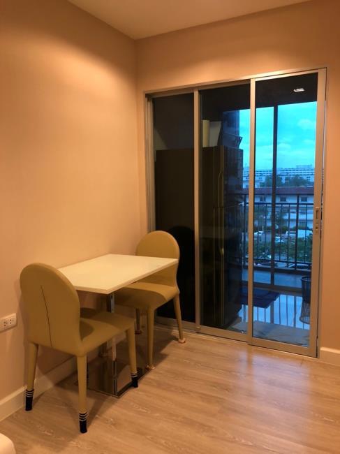 Metro Luxe Kaset โต๊ะอาหาร.jpg