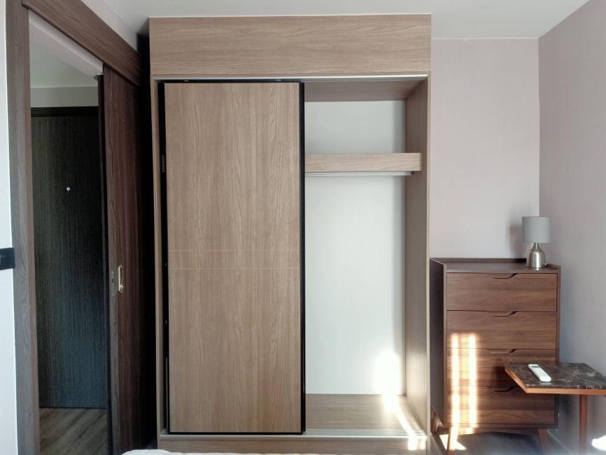 The Teak Sukhumvit 39 ตู้เสื้อผ้า.jpg