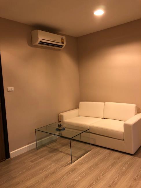 Metro Luxe Kaset โซฟา.jpg