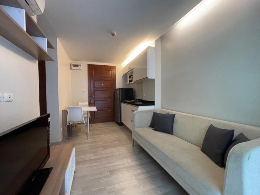 Emerald Residence Ratchada ห้องนั่งเล่น.jpg