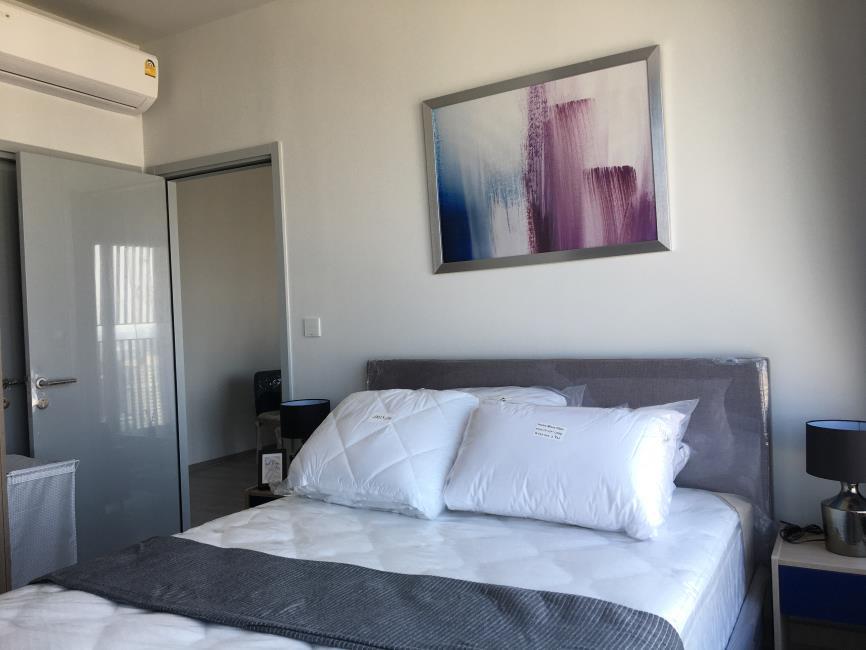 XT Ekkamai หัวเตียง.JPG