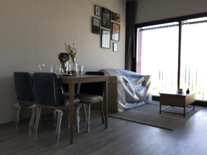 XT Ekkamai โต๊ะอาหาร  โซฟา.JPG