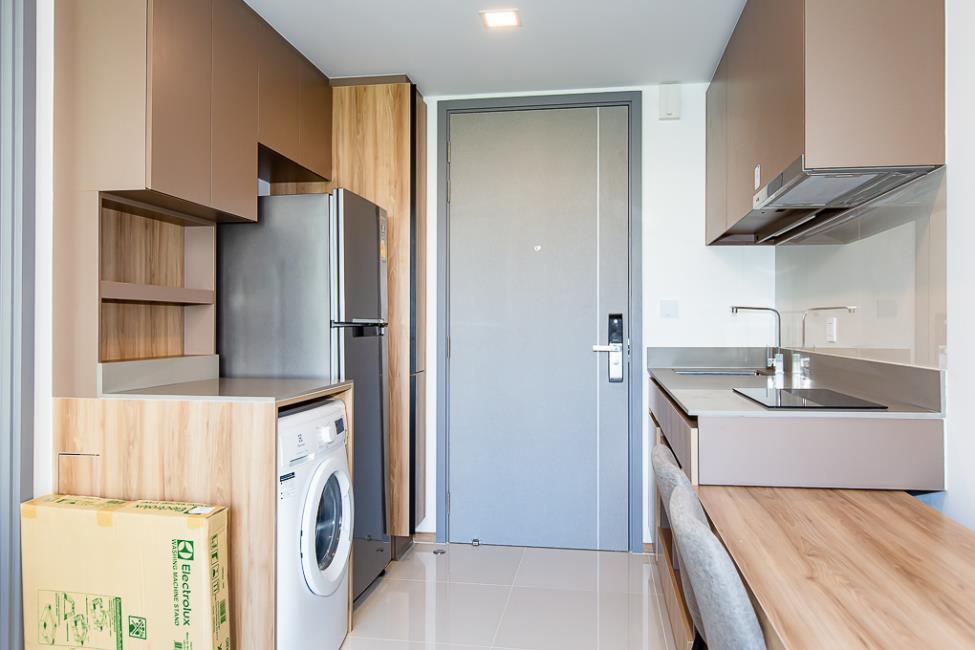 Taka Haus Ekamai 12 ครัว.jpg