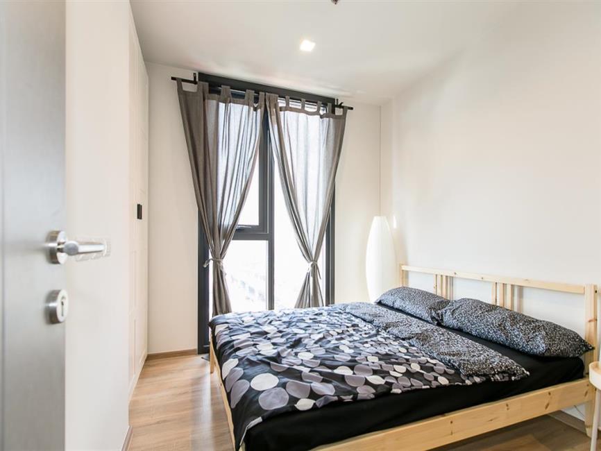 The BASE Garden Rama 9 เตียงนอน.JPG