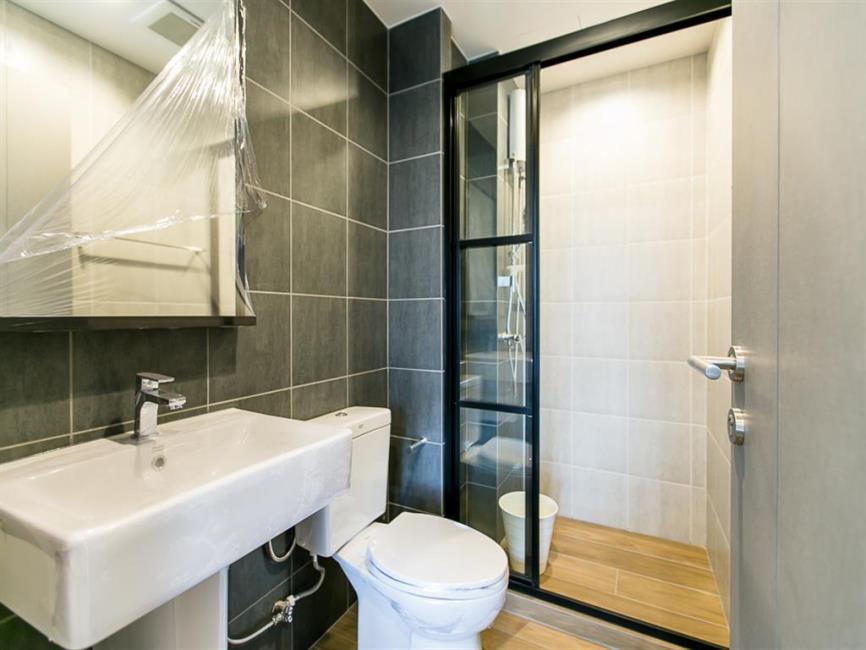 The BASE Garden Rama 9 ห้องน้ำ.JPG