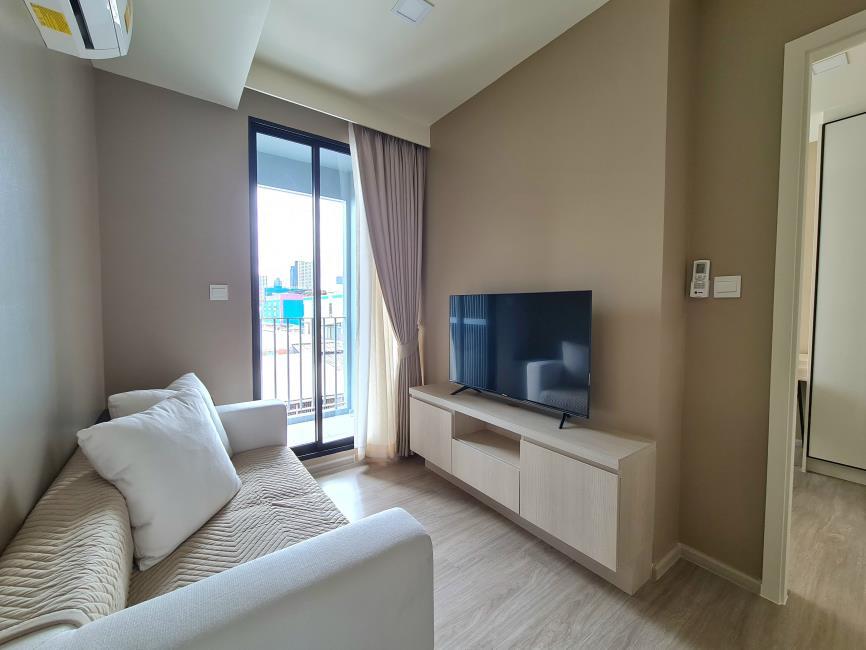 Maestro 03 Ratchada-Rama 9 โซฟา ทีวี.jpg