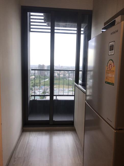 Ideo Mobi Sukhumvit Eastgate  ระเบียง.jpg