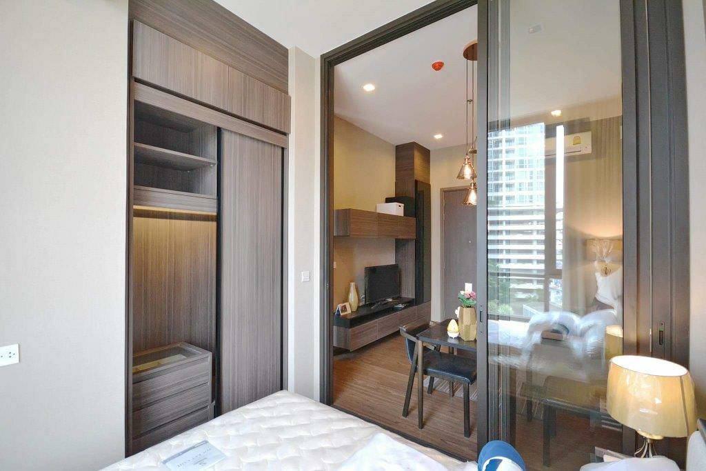 The Line Sukhumvit 71 ตู้เสื้อผ้า.jpg