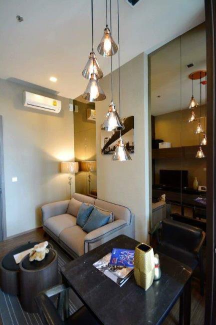 The Line Sukhumvit 71  โซฟา.jpg