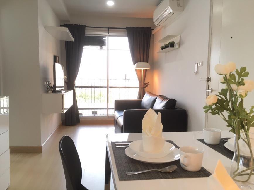 Deco Condominium โต๊ะอาหาร โซฟา.jpg