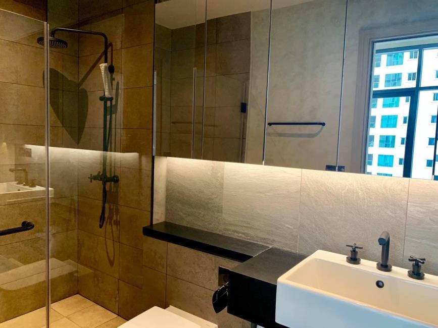 The Lofts Asoke ห้องน้ำ.jpg