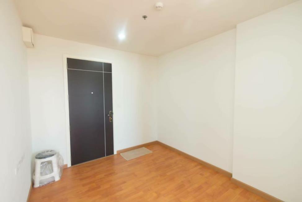 The President Sathorn-Ratchaphruek 2 ประตู.jpg