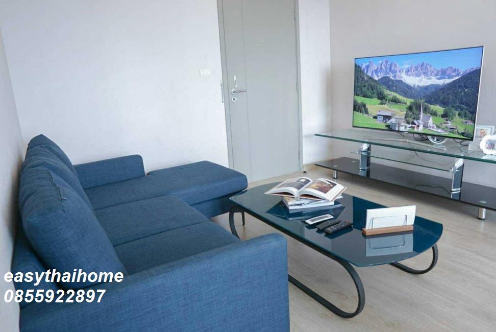 The Tempo Grand Sathorn-Wutthakat โซฟา ทีวี.jpg