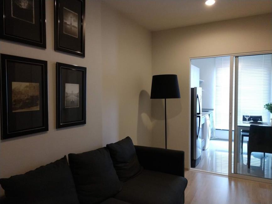 Centric Ratchada - Huai Khwang มุมโซฟา.jpg