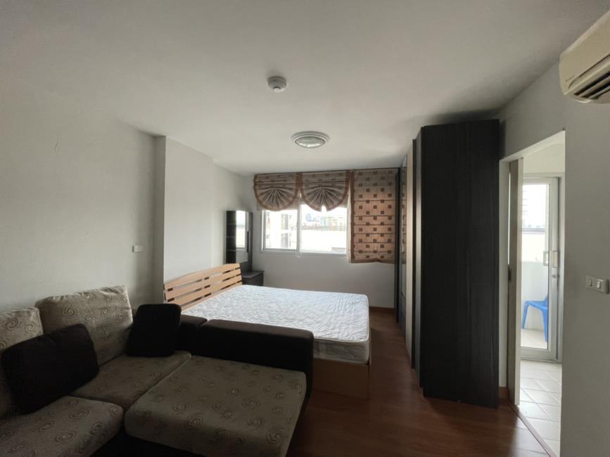 Condo One Siam เตียง.jpg