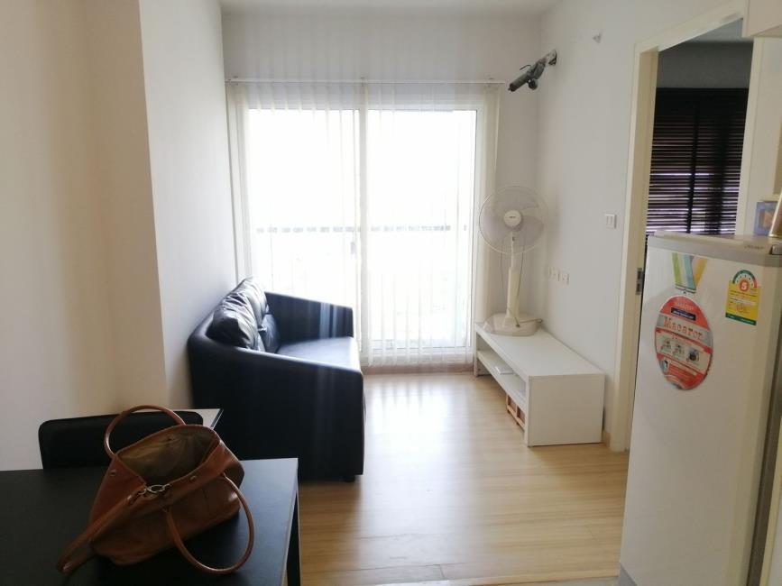 Bangkok Horizon Ratchada-Thapra  โซฟา ชั้นวางทีวี.jpg