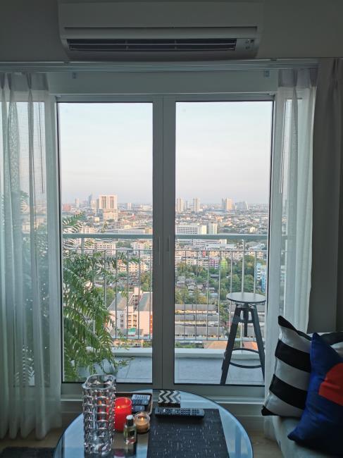 The Parkland Taksin-Thapra มุมระเบียง.jpg