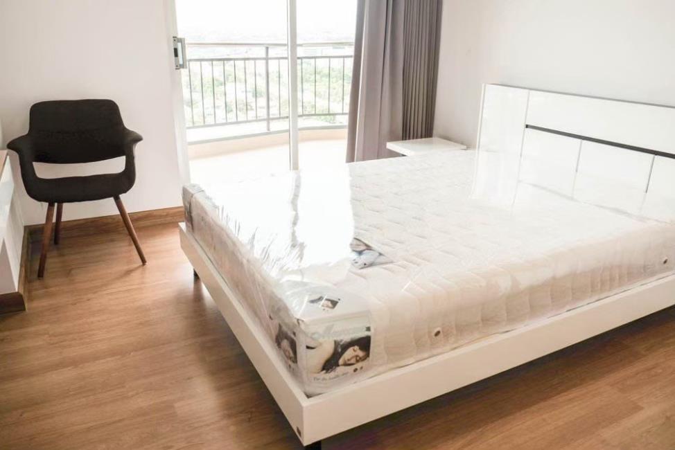 Supalai Park Ekkamai-Thonglorเ ตียง.jpg