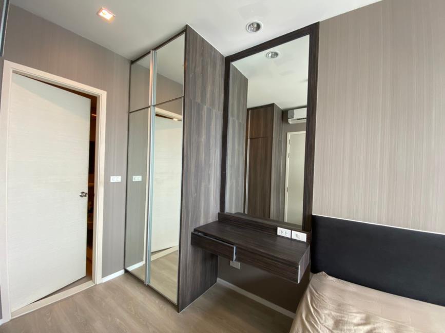 Quinn Condo Ratchada ตู้เสือ้ผ้ส.jpg