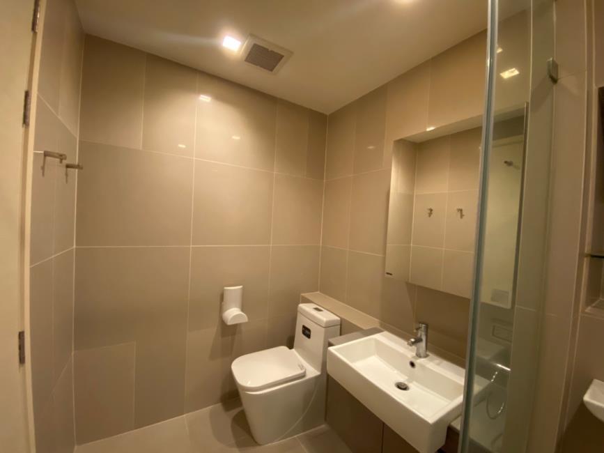 Quinn Condo Ratchada ห้องน้ำ.jpg