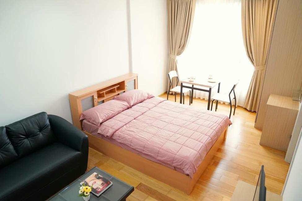 Fuse Sathorn-Taksin เตียง.jpg