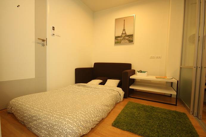 Lumpini Place Srinakarin - Huamak Station เตียง.jpg