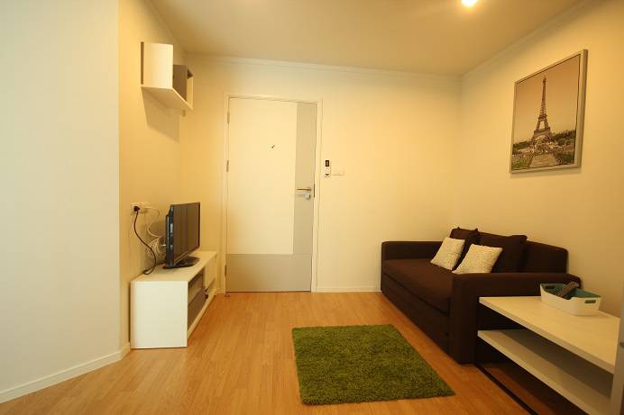 Lumpini Place Srinakarin - Huamak Station ทีวี โซฟา.jpg