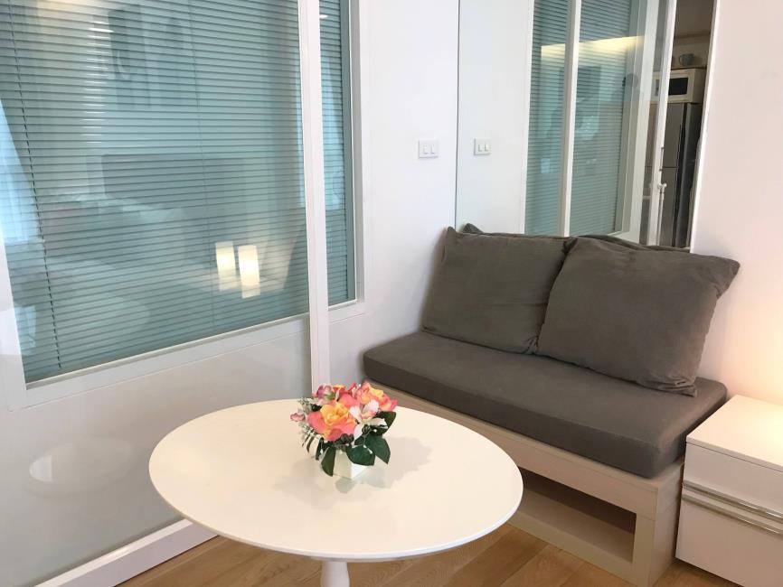 15 Sukhumvit Residences โซฟส.jpg