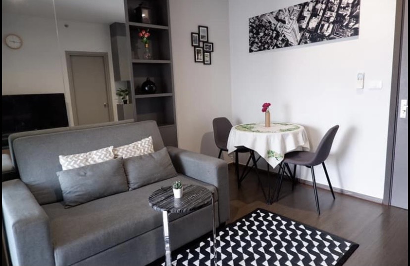 IDEO Sukhumvit 93 โซฟา.jpg