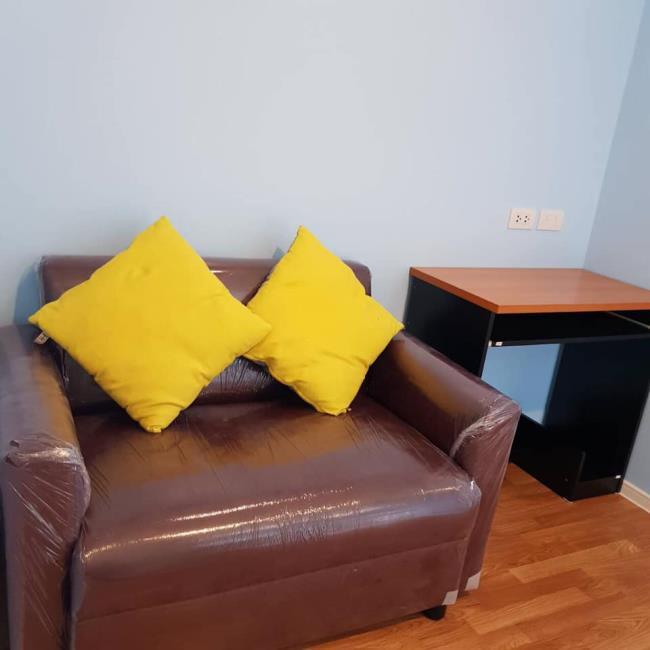 Lumpini Ville Sukhumvit 76 โซฟา.jpg