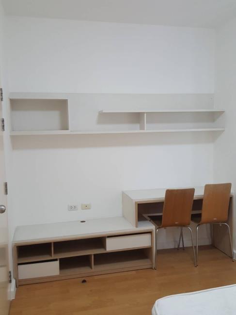 My Condo Sukhumvit 103  ชั้นวางทีวี.jpg