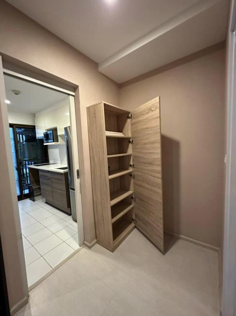 Condolette Pixel Sathorn ตู้.jpg