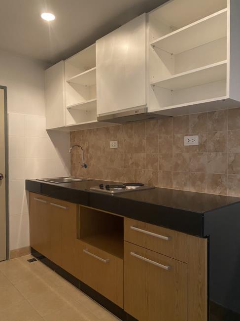 Regent Home 7 Sukhumvi ครัว.jpg