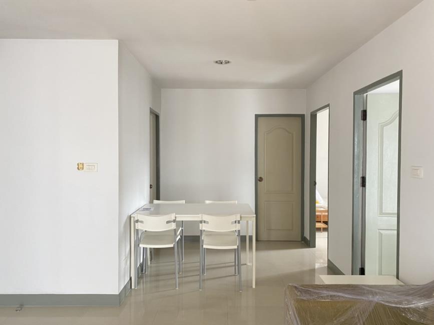 Regent Home 7 Sukhumvi โตีะอาหาร.jpg