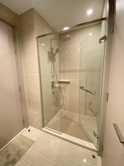 The Line Asoke - Ratchada ห้องอาบน้ำ.jpg