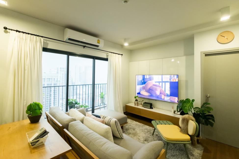 Ideo Phaholyothin Chatujak โซฟา ทีวี.jpg