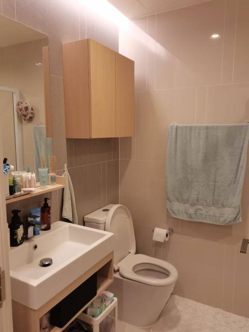 The Key Sathorn-Charoenraj ห้องน้ำ.jpg