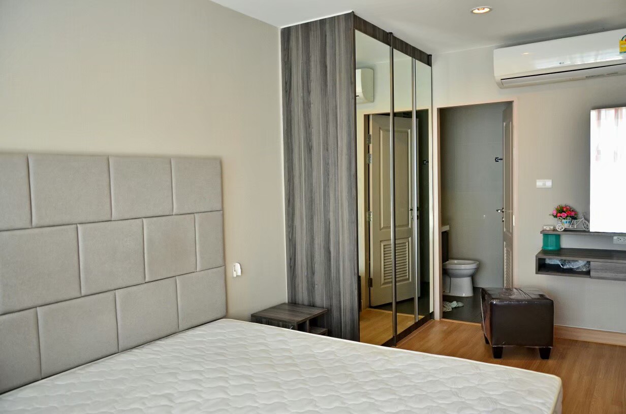 The Unique Ladprao 26 ตู้เสือ้ผ้า.jpg