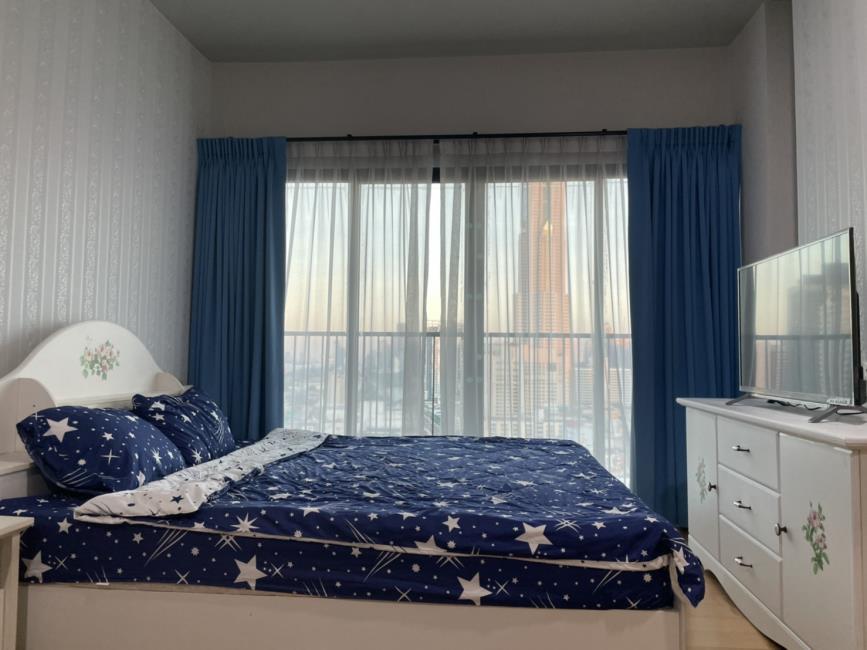 Noble Revent เตียง ทีวี.jpg