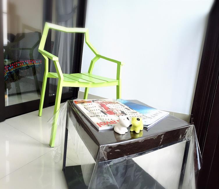 Ideo Ratchada-Huaykwang โต๊ะ.jpg