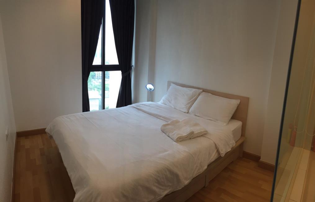 Ideo Ratchada-Huaykwang เตียงนอน.jpg