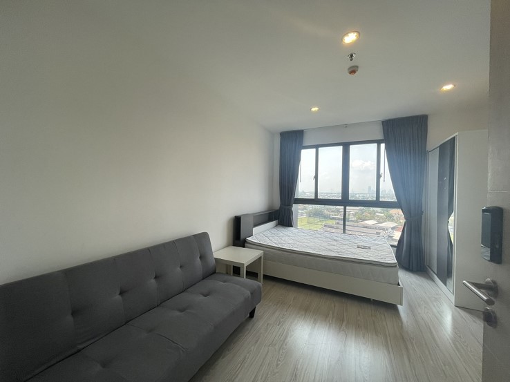 Ideo Mobi Sukhumvit Eastgate  โซฟา เตียง.jpg