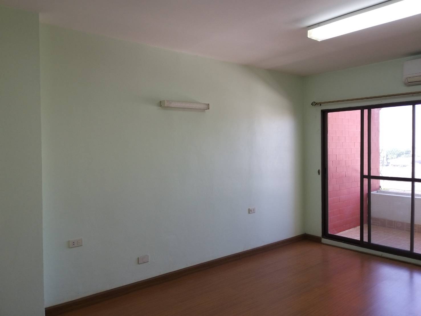 Country Complex ภายในห้อง.jpg