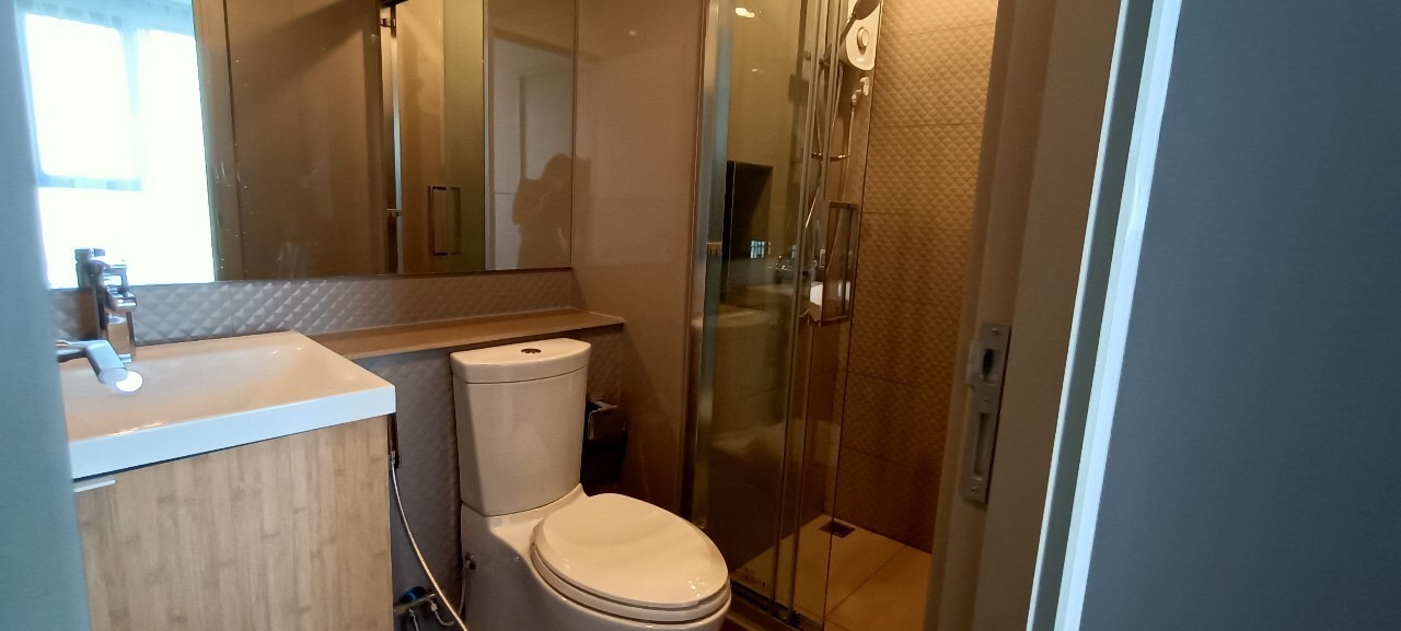 The Privacy Thaphra Interchange ห้องน้ำ.jpg