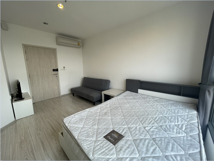 Ideo Mobi Sukhumvit Eastgate  เตียง.jpg